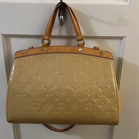 Authentic LOUIS VUITTON Monogram Vernis Brea MM👜 - Picture 9 of 13